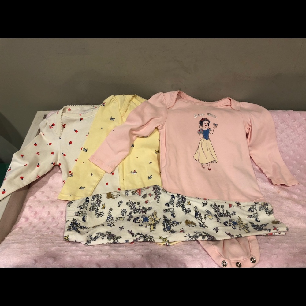 Gap Disney Snow White onesies and leggings